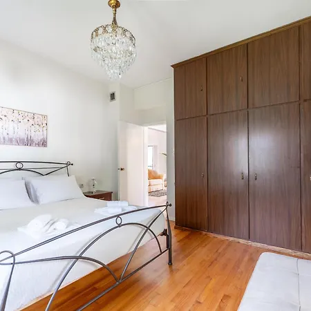 Suncatcher House By 8essentially 干尼亞