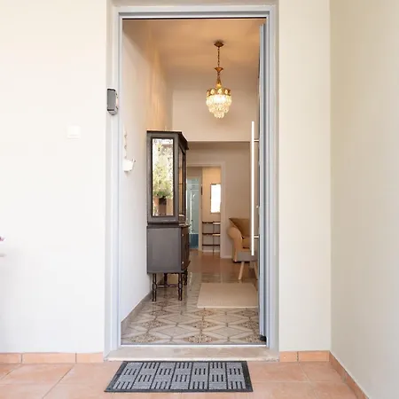 Suncatcher House By 8essentially *