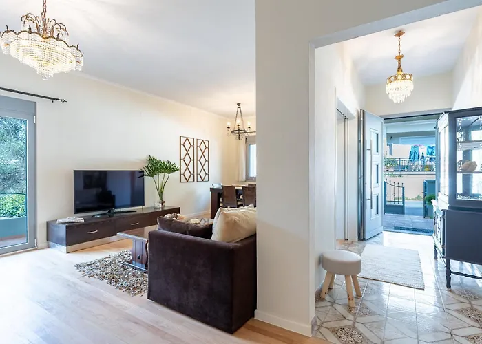 Suncatcher House By 8essentially חאניה